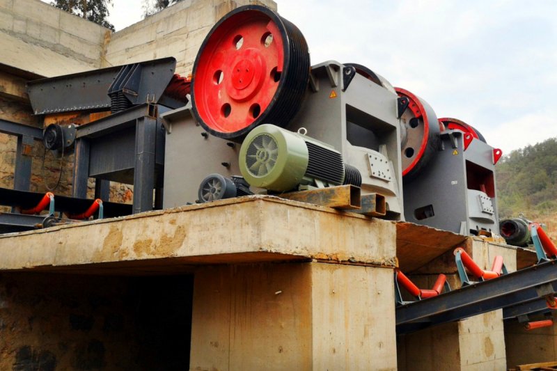 破碎机底盘断裂怎么处理